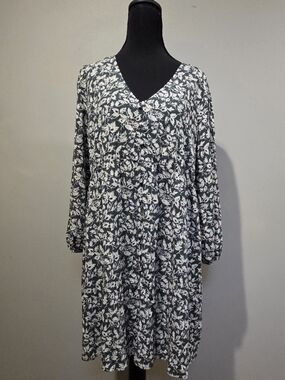 🇺🇸SALE Madewell Green and White Floral V-Neck Long Sleeve Dress